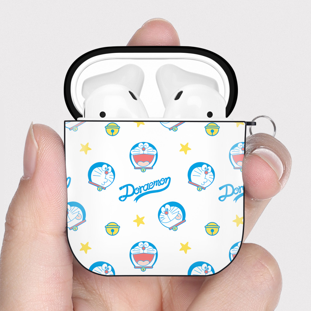 （画像用） ドラえもん Doraemon AirPods 第2世代保護ケース ハードシェル ブラック 耐衝撃・防指紋・カラビナ付き