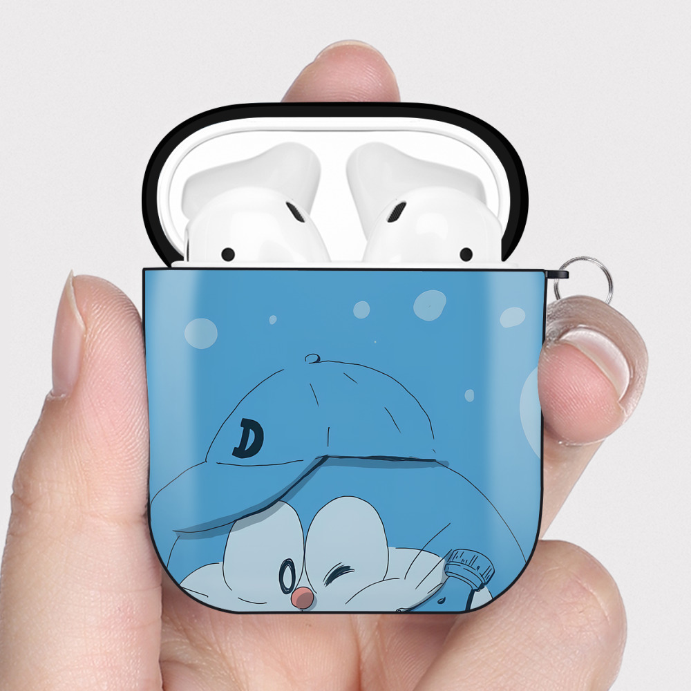 （画像用） ドラえもん Doraemon AirPods 第2世代保護ケース ハードシェル ブラック 耐衝撃・防指紋・カラビナ付き