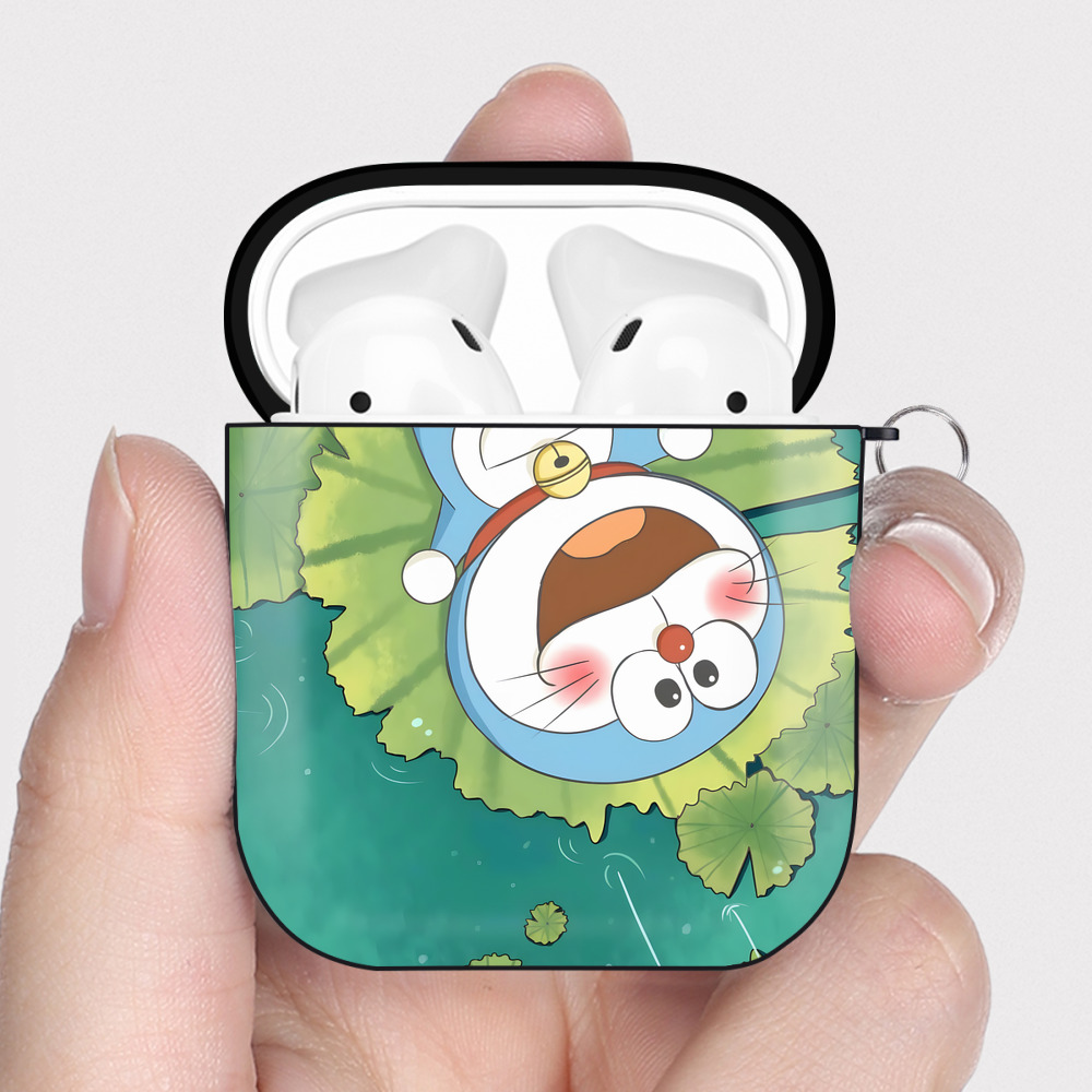 （画像用） ドラえもん Doraemon AirPods 第2世代保護ケース ハードシェル ブラック 耐衝撃・防指紋・カラビナ付き