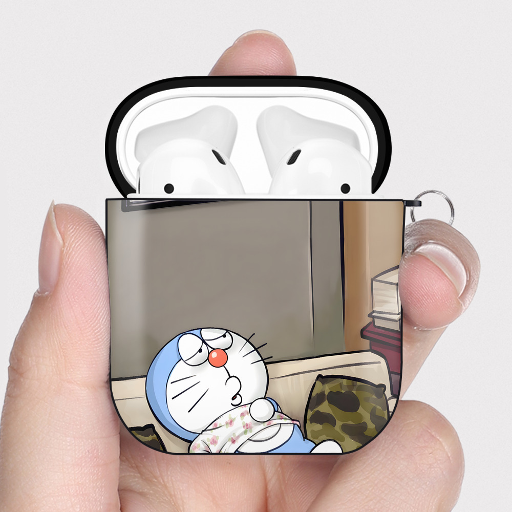 （画像用） ドラえもん Doraemon AirPods 第2世代保護ケース ハードシェル ブラック 耐衝撃・防指紋・カラビナ付き