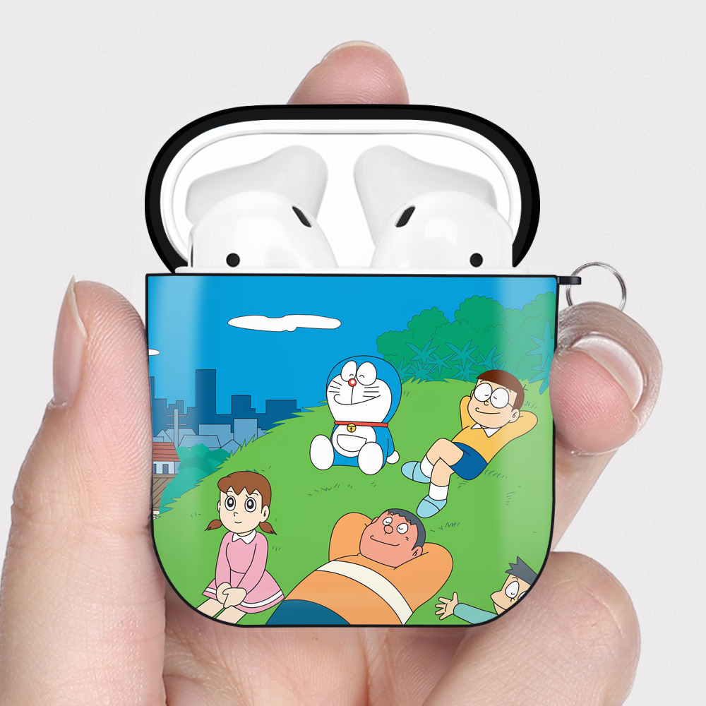 （画像用） ドラえもん Doraemon AirPods 第2世代保護ケース ハードシェル ブラック 耐衝撃・防指紋・カラビナ付き