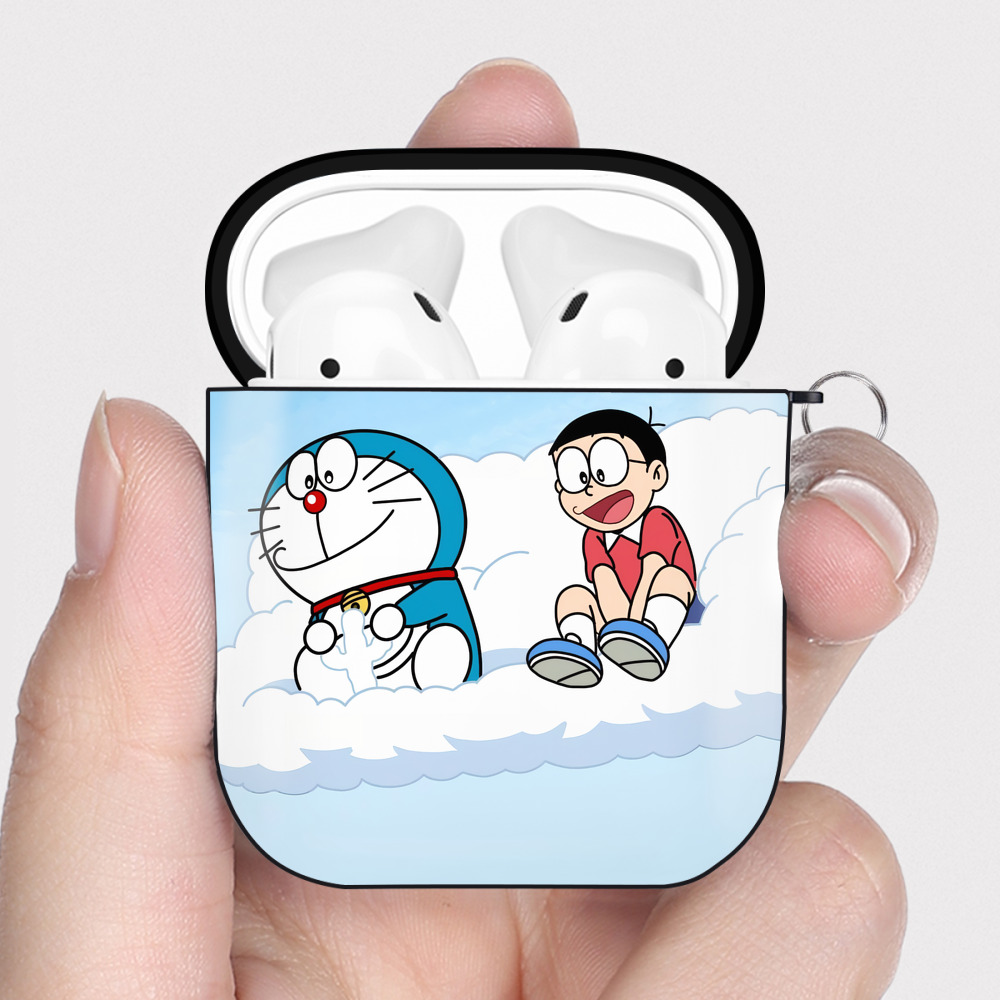 （画像用） ドラえもん Doraemon AirPods 第2世代保護ケース ハードシェル ブラック 耐衝撃・防指紋・カラビナ付き