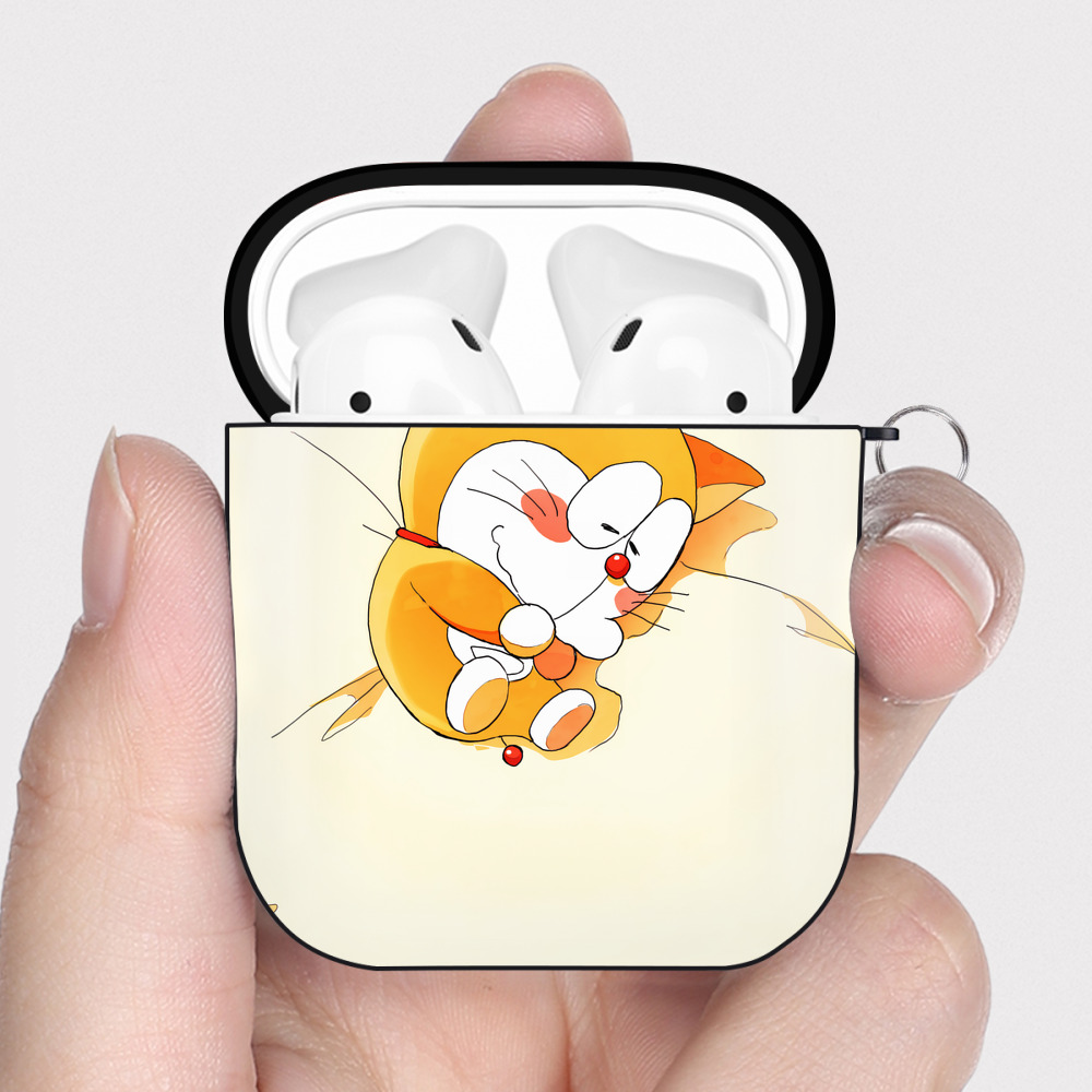 （画像用） ドラえもん Doraemon AirPods 第2世代保護ケース ハードシェル ブラック 耐衝撃・防指紋・カラビナ付き