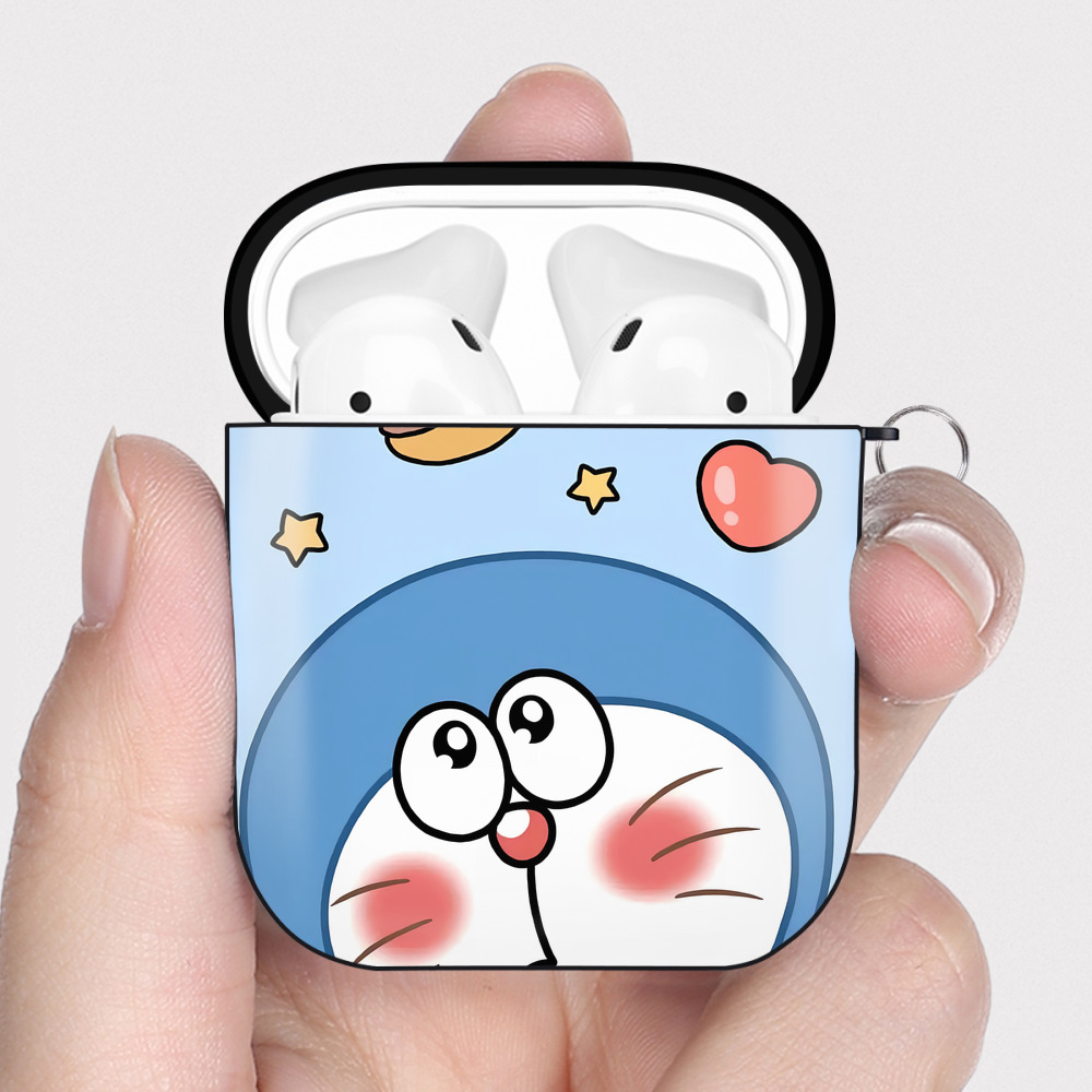 （画像用） ドラえもん Doraemon AirPods 第2世代保護ケース ハードシェル ブラック 耐衝撃・防指紋・カラビナ付き