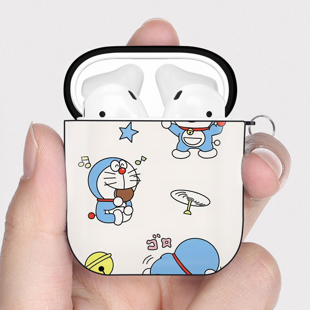 （画像用） ドラえもん Doraemon AirPods 第2世代保護ケース ハードシェル ブラック 耐衝撃・防指紋・カラビナ付き