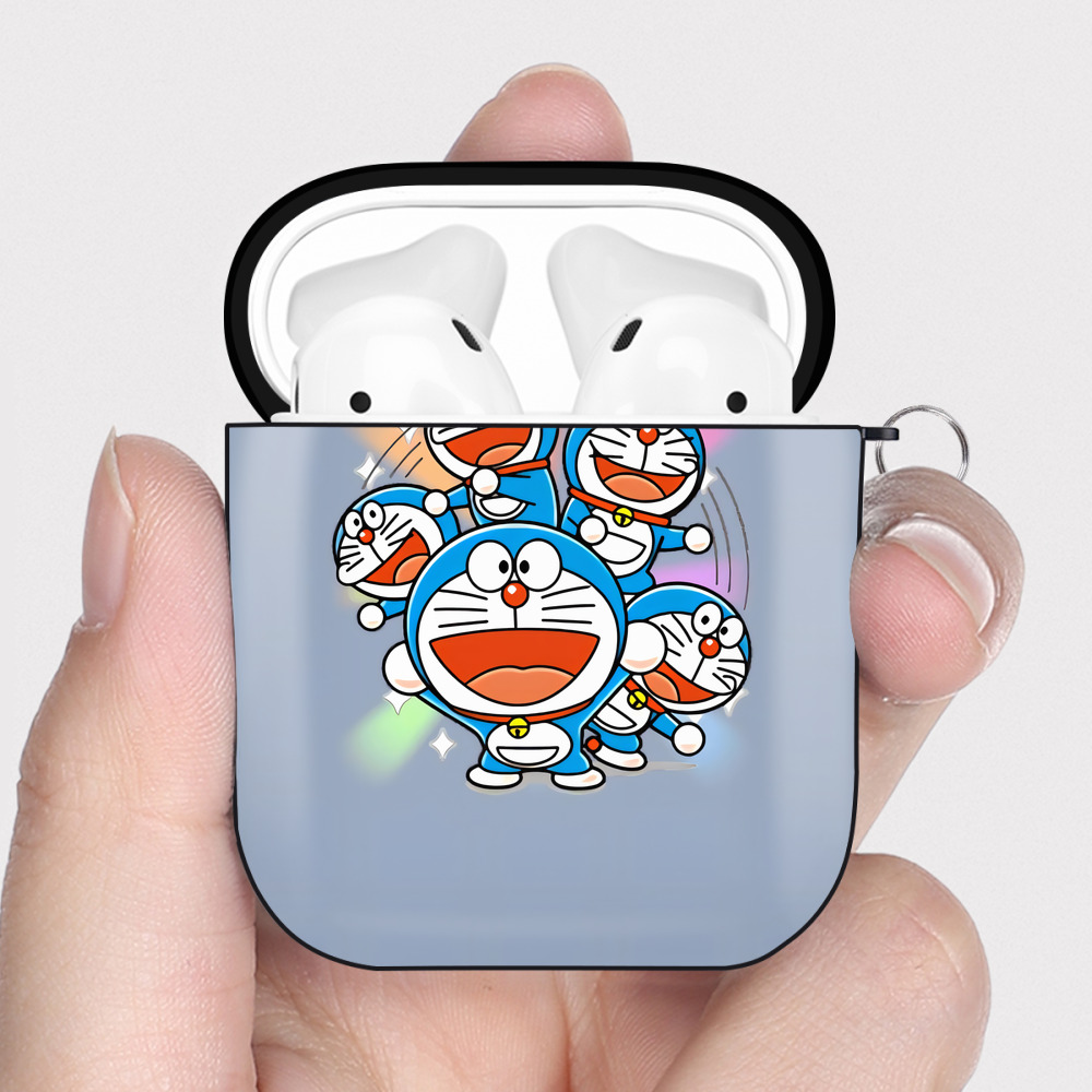 （画像用） ドラえもん Doraemon AirPods 第2世代保護ケース ハードシェル ブラック 耐衝撃・防指紋・カラビナ付き