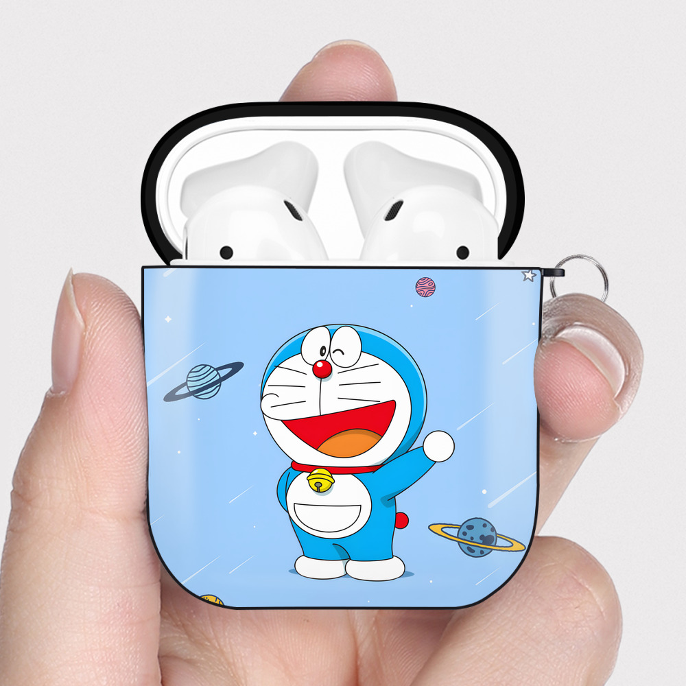（画像用） ドラえもん Doraemon AirPods 第2世代保護ケース ハードシェル ブラック 耐衝撃・防指紋・カラビナ付き
