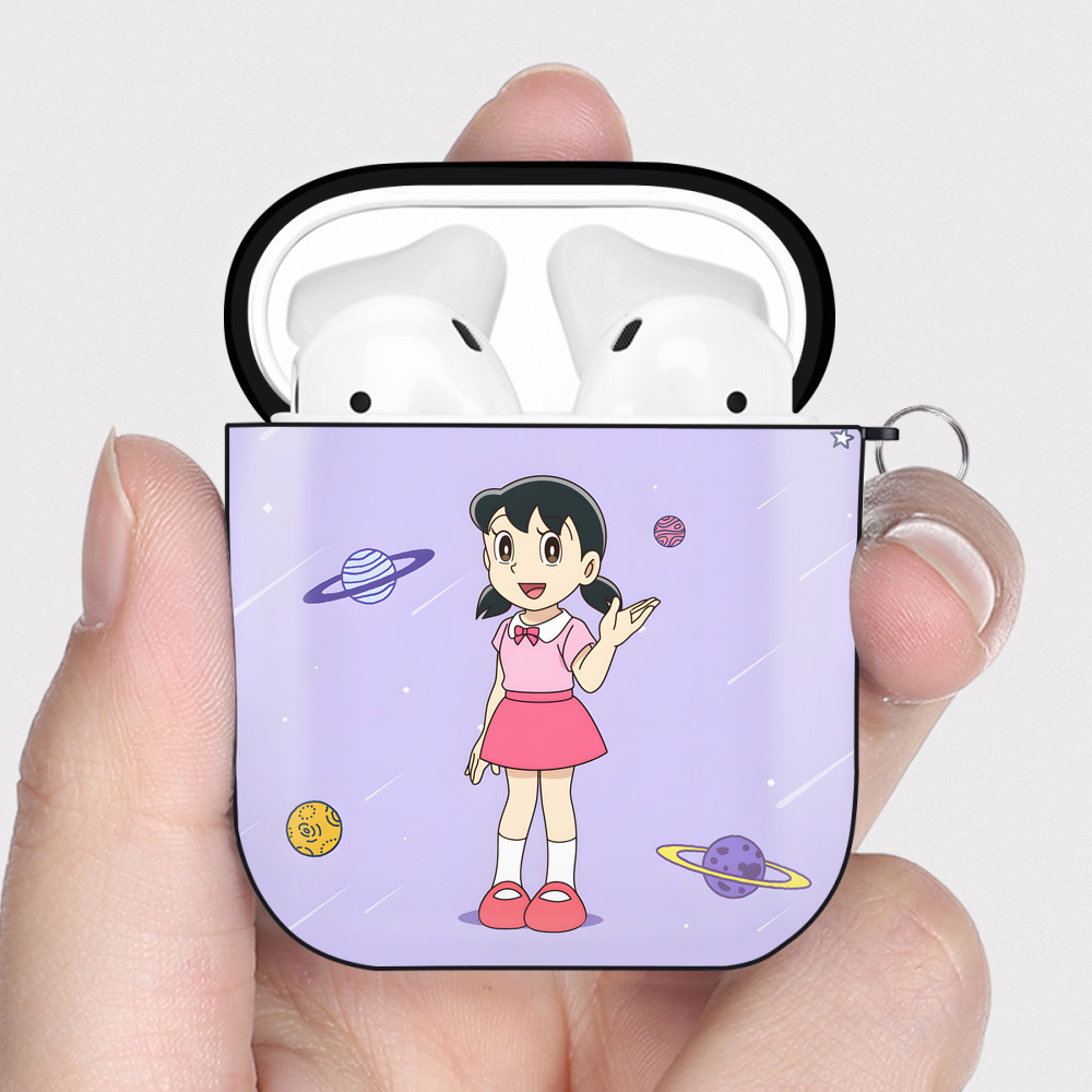 （画像用） ドラえもん Doraemon AirPods 第2世代保護ケース ハードシェル ブラック 耐衝撃・防指紋・カラビナ付き