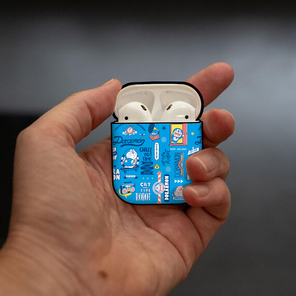 ドラえもん Doraemon AirPods 第2世代保護ケース ハードシェル ブラック 耐衝撃・防指紋・カラビナ付き