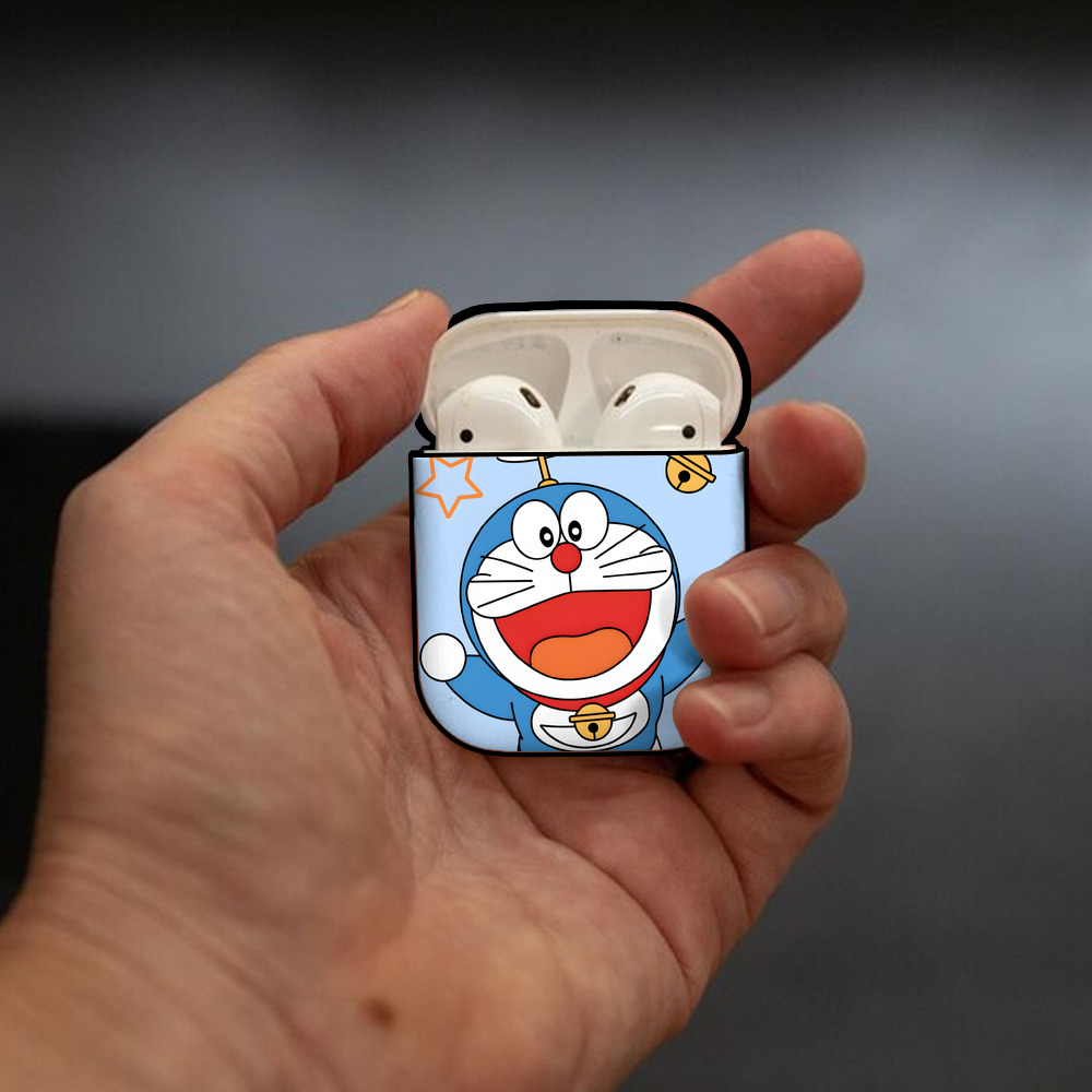 ドラえもん Doraemon AirPods 第2世代保護ケース ハードシェル ブラック 耐衝撃・防指紋・カラビナ付き