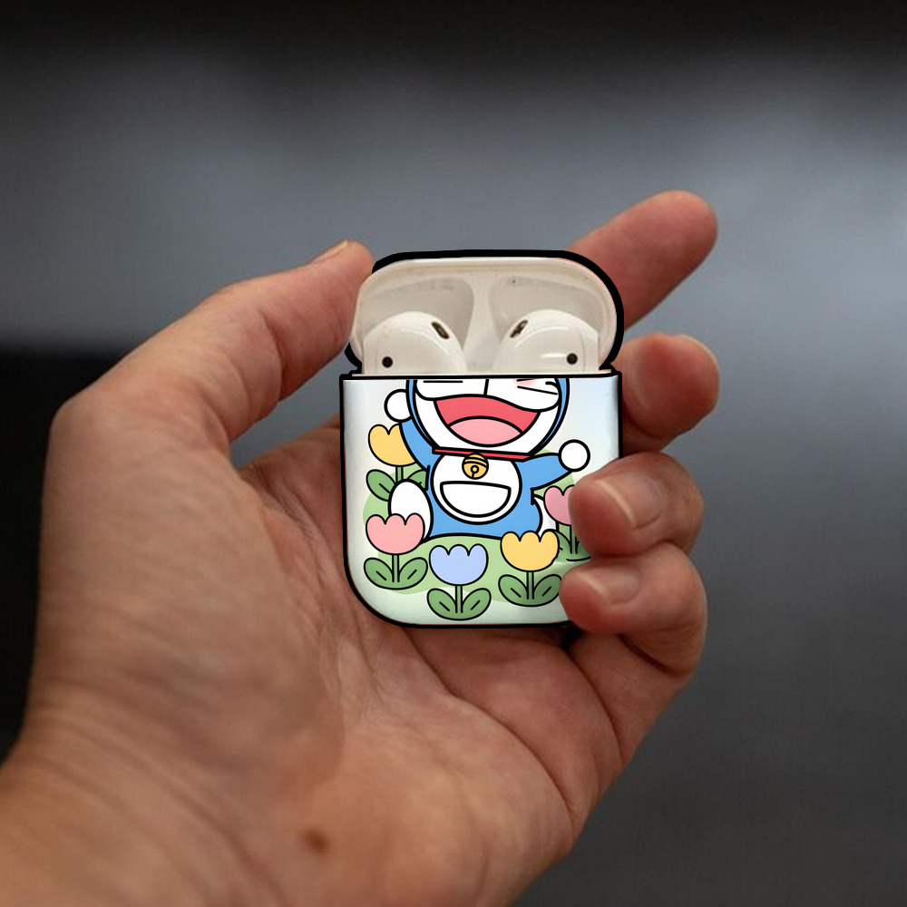 ドラえもん Doraemon AirPods 第2世代保護ケース ハードシェル ブラック 耐衝撃・防指紋・カラビナ付き