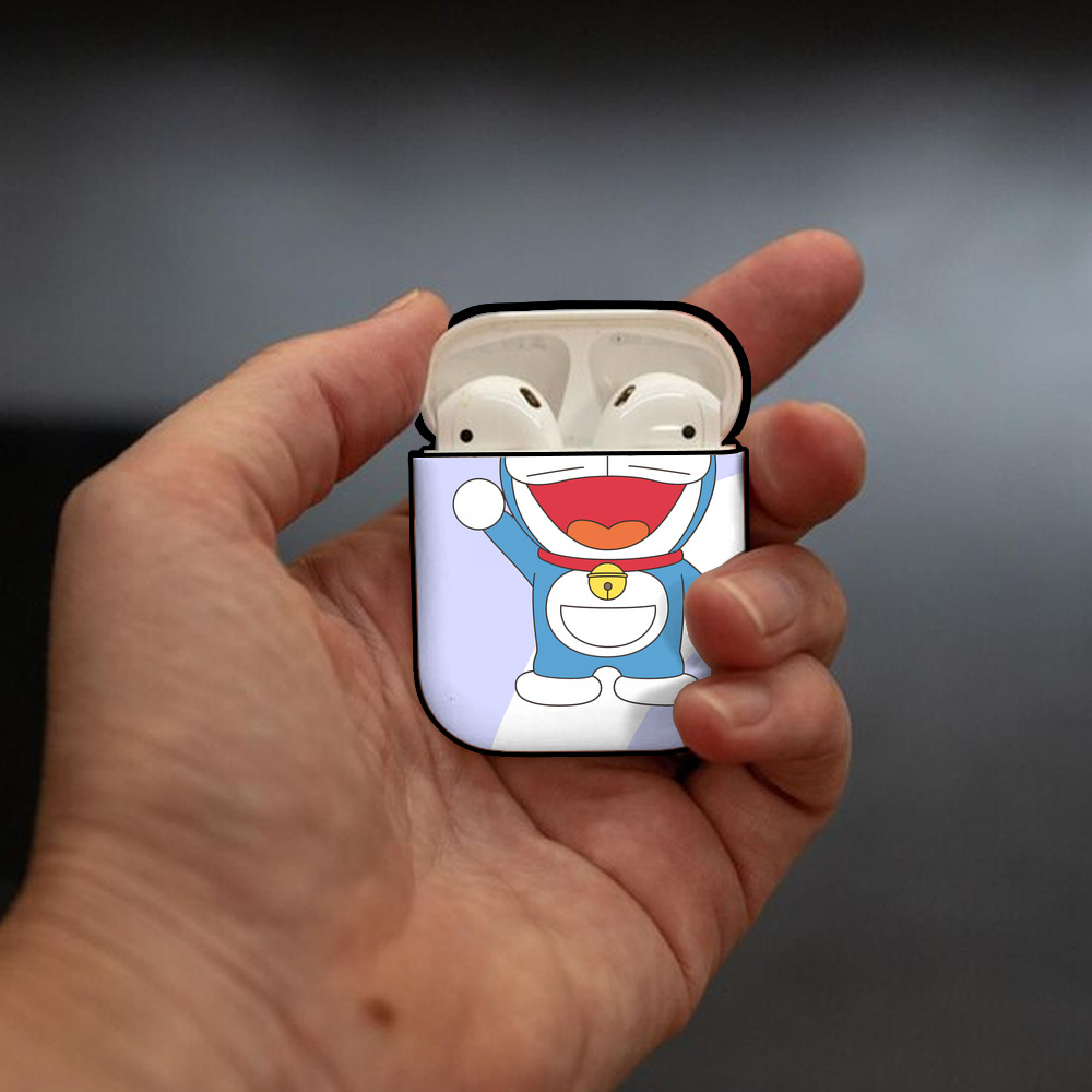 ドラえもん Doraemon AirPods 第2世代保護ケース ハードシェル ブラック 耐衝撃・防指紋・カラビナ付き