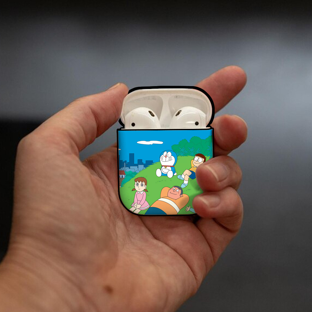 ドラえもん Doraemon AirPods 第2世代保護ケース ハードシェル ブラック 耐衝撃・防指紋・カラビナ付き