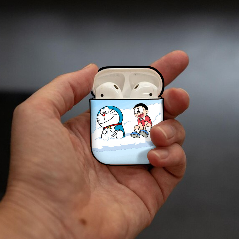 ドラえもん Doraemon AirPods 第2世代保護ケース ハードシェル ブラック 耐衝撃・防指紋・カラビナ付き