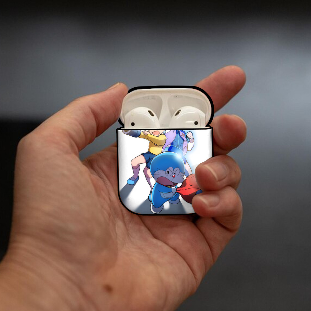 ドラえもん Doraemon AirPods 第2世代保護ケース ハードシェル ブラック 耐衝撃・防指紋・カラビナ付き
