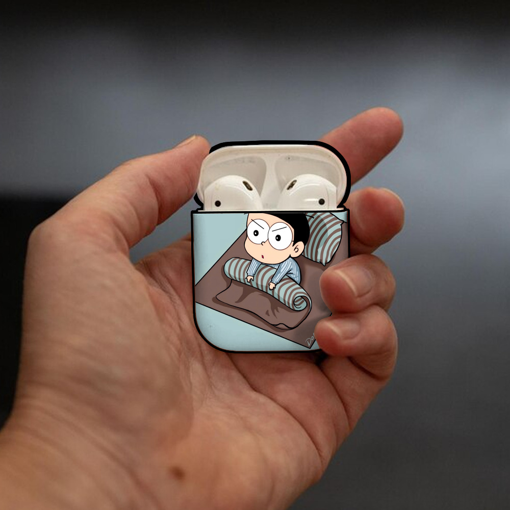 ドラえもん Doraemon AirPods 第2世代保護ケース ハードシェル ブラック 耐衝撃・防指紋・カラビナ付き