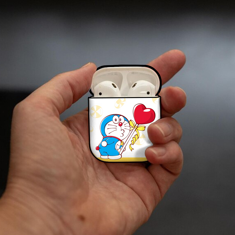 ドラえもん Doraemon AirPods 第2世代保護ケース ハードシェル ブラック 耐衝撃・防指紋・カラビナ付き