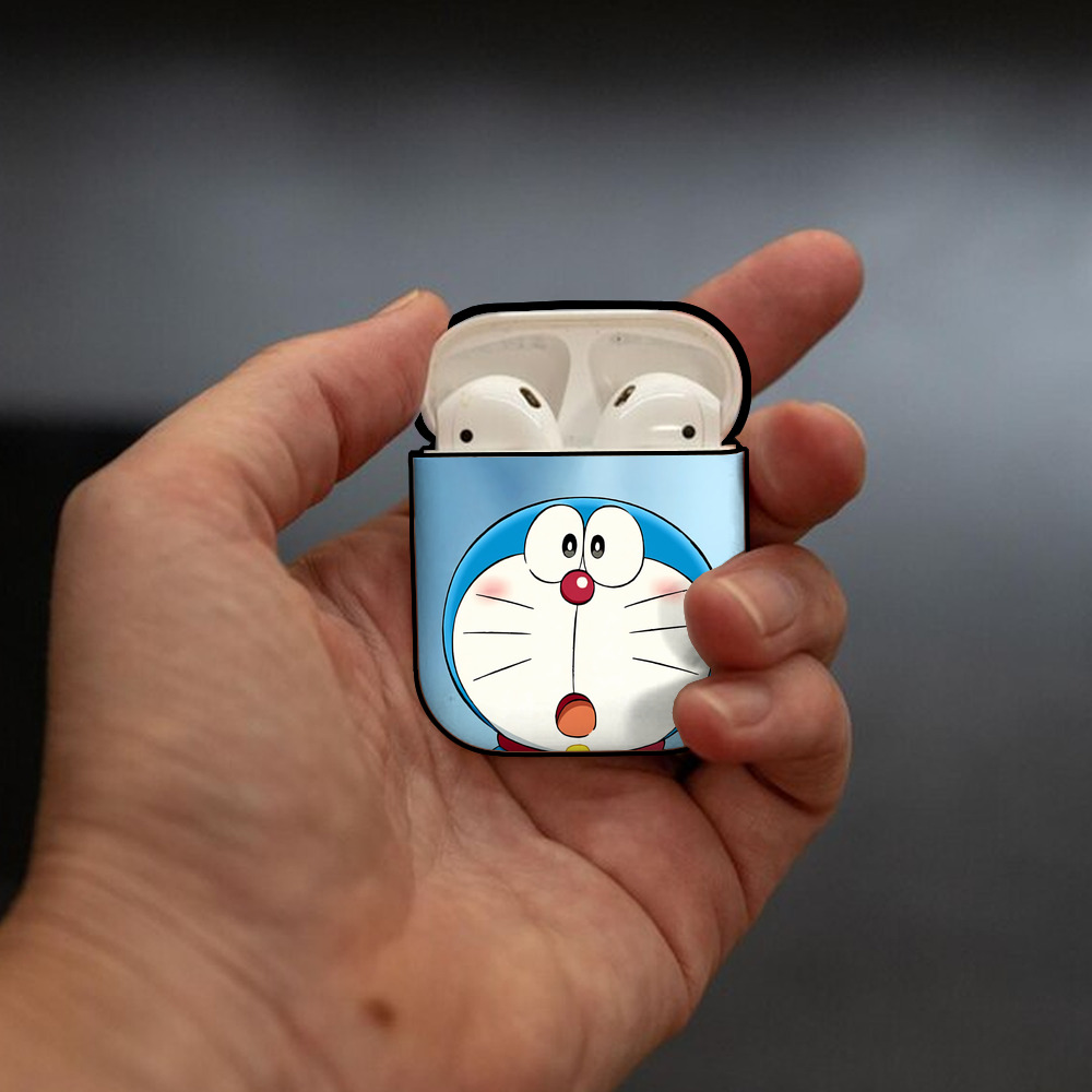 ドラえもん Doraemon AirPods 第2世代保護ケース ハードシェル ブラック 耐衝撃・防指紋・カラビナ付き