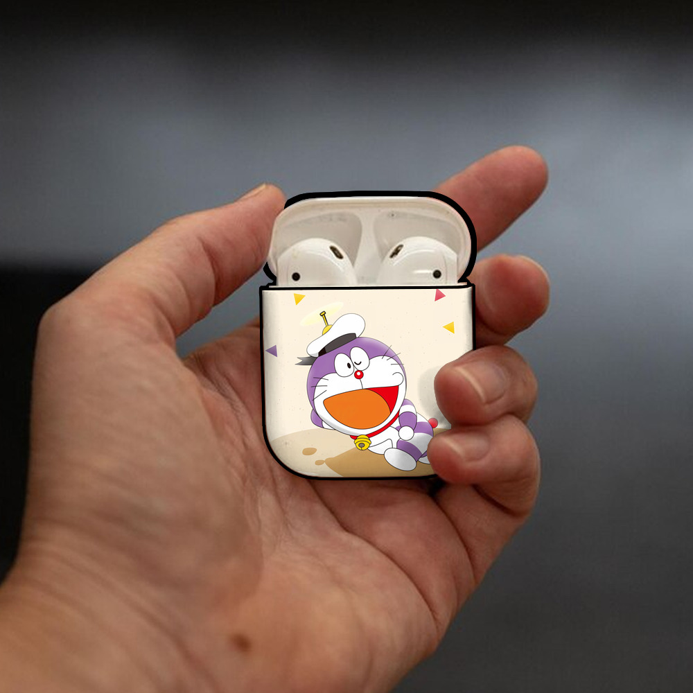 ドラえもん Doraemon AirPods 第2世代保護ケース ハードシェル ブラック 耐衝撃・防指紋・カラビナ付き