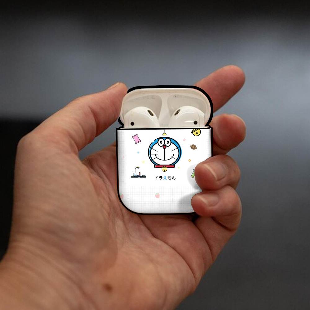 ドラえもん Doraemon AirPods 第2世代保護ケース ハードシェル ブラック 耐衝撃・防指紋・カラビナ付き