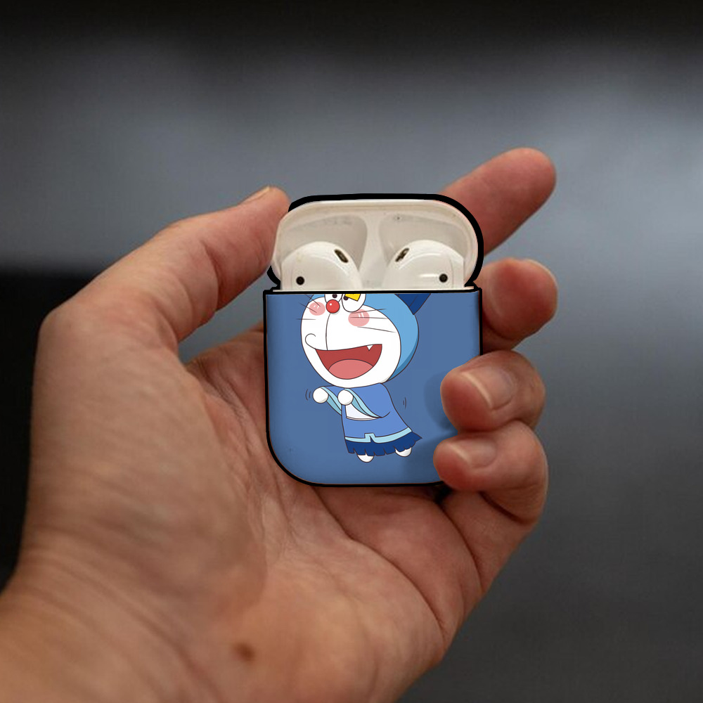 ドラえもん Doraemon AirPods 第2世代保護ケース ハードシェル ブラック 耐衝撃・防指紋・カラビナ付き