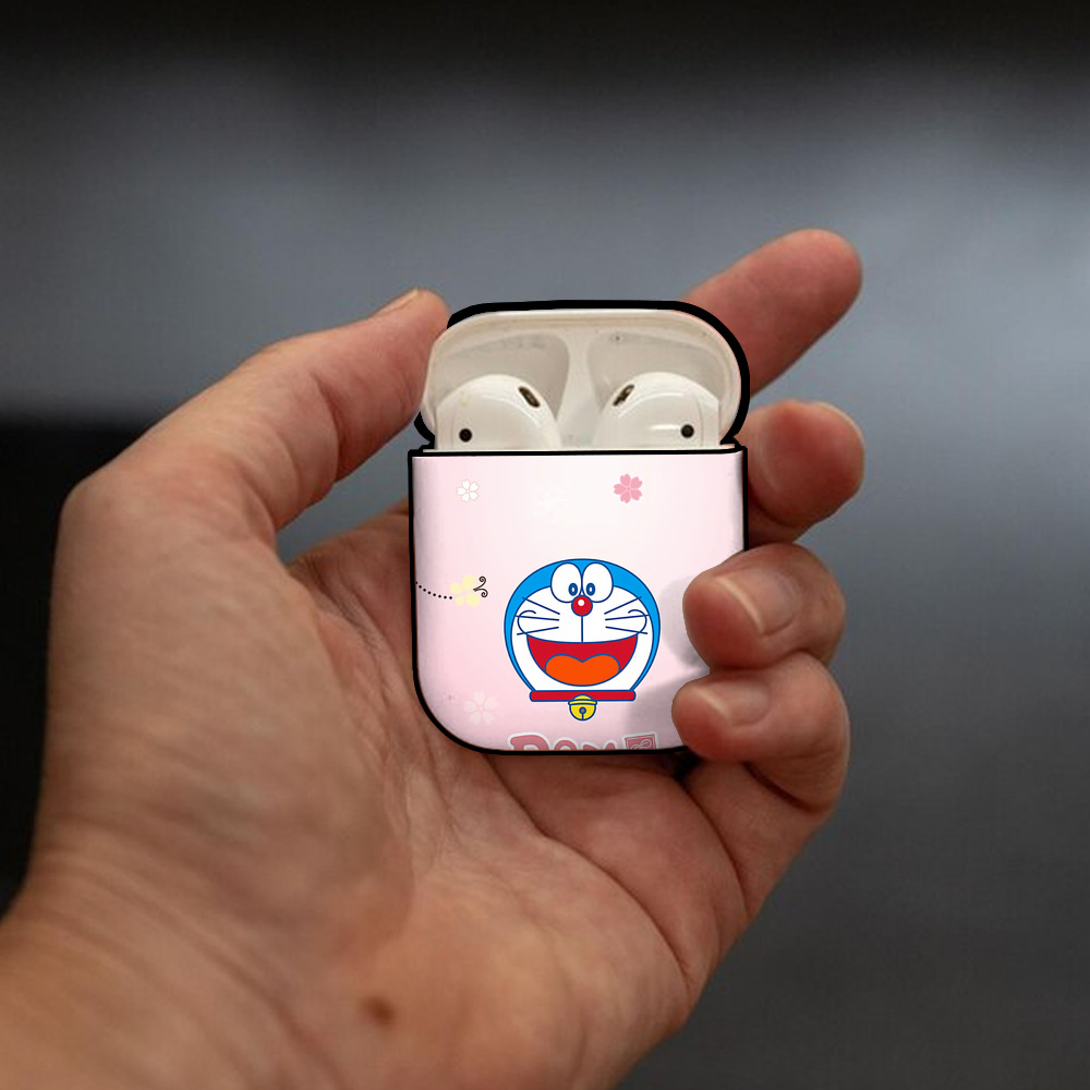 ドラえもん Doraemon AirPods 第2世代保護ケース ハードシェル ブラック 耐衝撃・防指紋・カラビナ付き