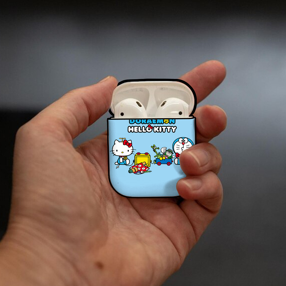 ドラえもん Doraemon AirPods 第2世代保護ケース ハードシェル ブラック 耐衝撃・防指紋・カラビナ付き