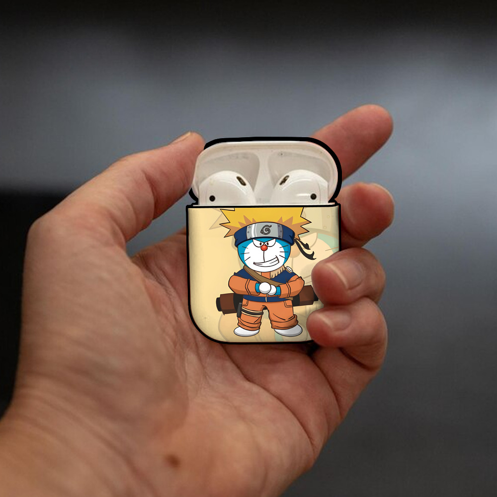 ドラえもん Doraemon AirPods 第2世代保護ケース ハードシェル ブラック 耐衝撃・防指紋・カラビナ付き