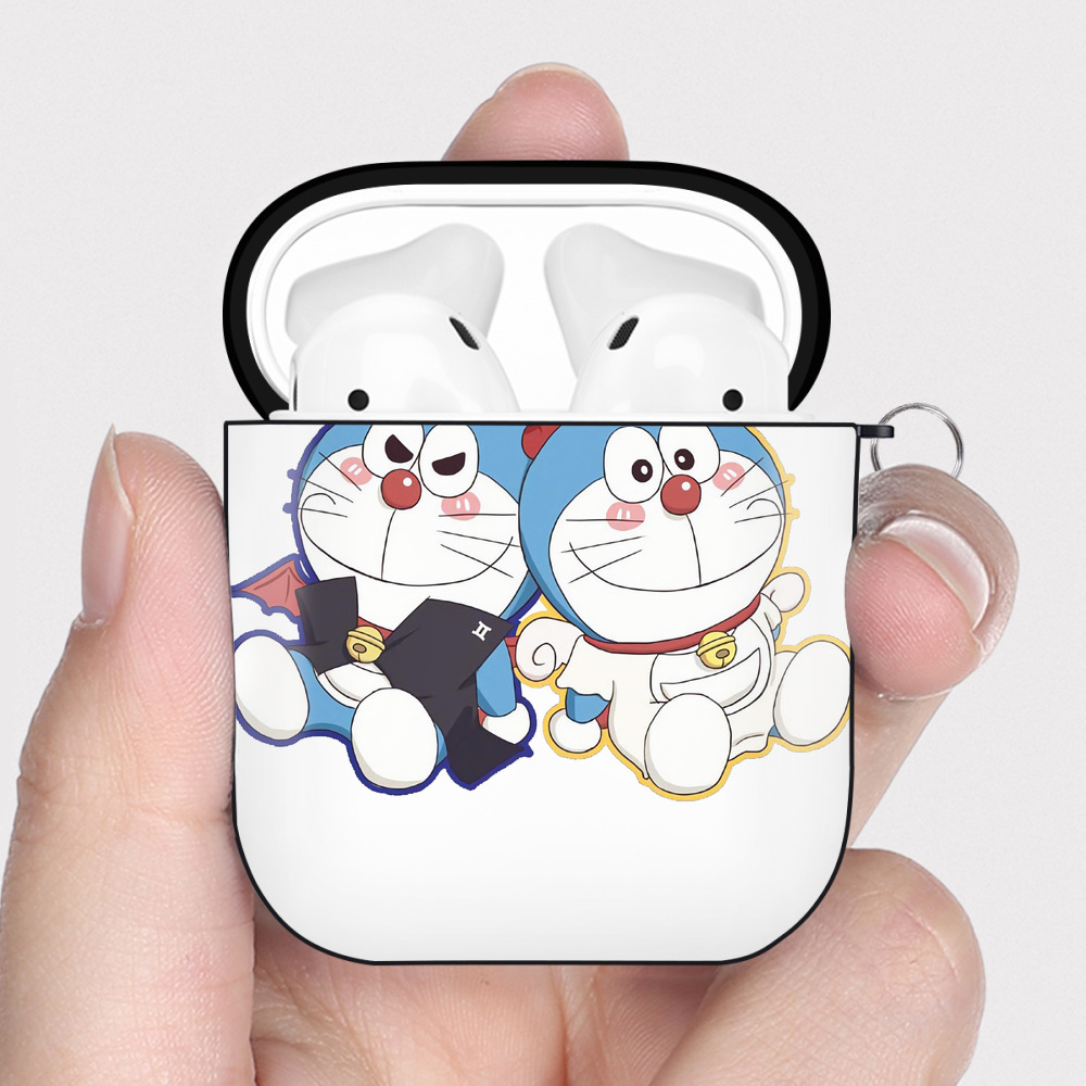 （画像用） ドラえもん Doraemon AirPods 第2世代保護ケース ハードシェル ブラック 耐衝撃・防指紋・カラビナ付き
