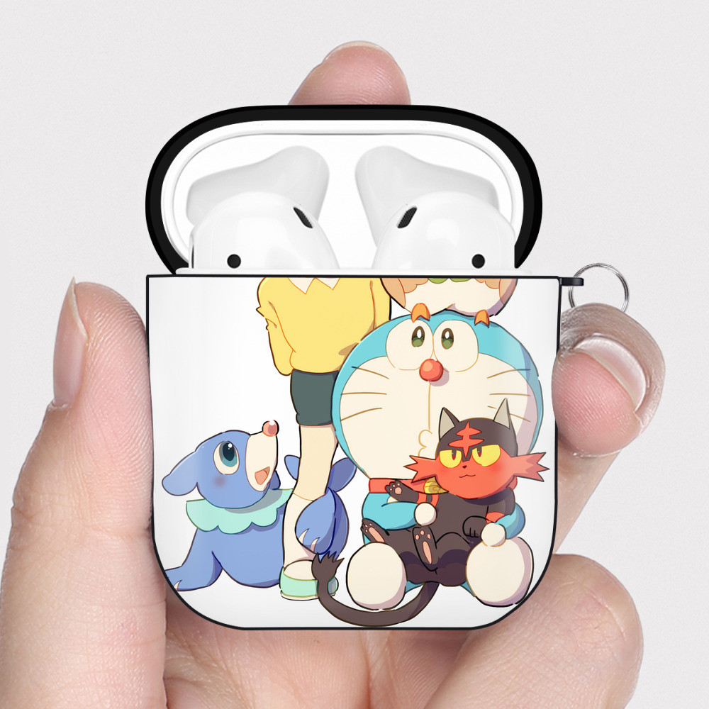 （画像用） ドラえもん Doraemon AirPods 第2世代保護ケース ハードシェル ブラック 耐衝撃・防指紋・カラビナ付き