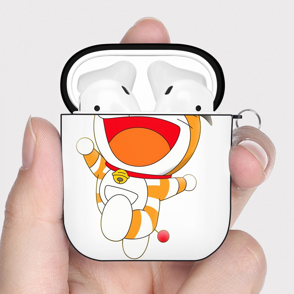 （画像用） ドラえもん Doraemon AirPods 第2世代保護ケース ハードシェル ブラック 耐衝撃・防指紋・カラビナ付き