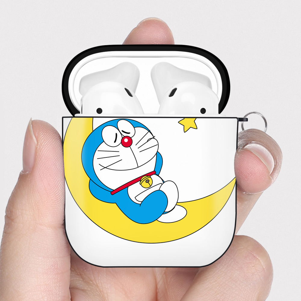 （画像用） ドラえもん Doraemon AirPods 第2世代保護ケース ハードシェル ブラック 耐衝撃・防指紋・カラビナ付き