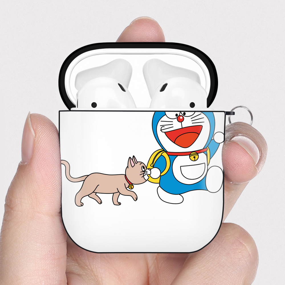 （画像用） ドラえもん Doraemon AirPods 第2世代保護ケース ハードシェル ブラック 耐衝撃・防指紋・カラビナ付き