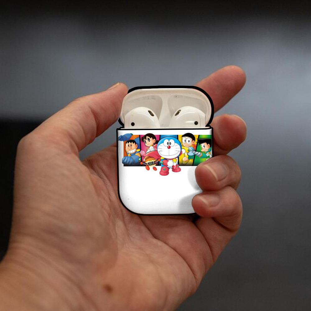 ドラえもん Doraemon AirPods 第2世代保護ケース ハードシェル ブラック 耐衝撃・防指紋・カラビナ付き