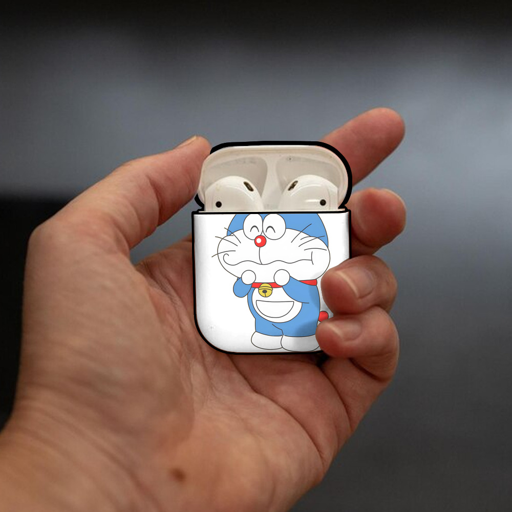 ドラえもん Doraemon AirPods 第2世代保護ケース ハードシェル ブラック 耐衝撃・防指紋・カラビナ付き