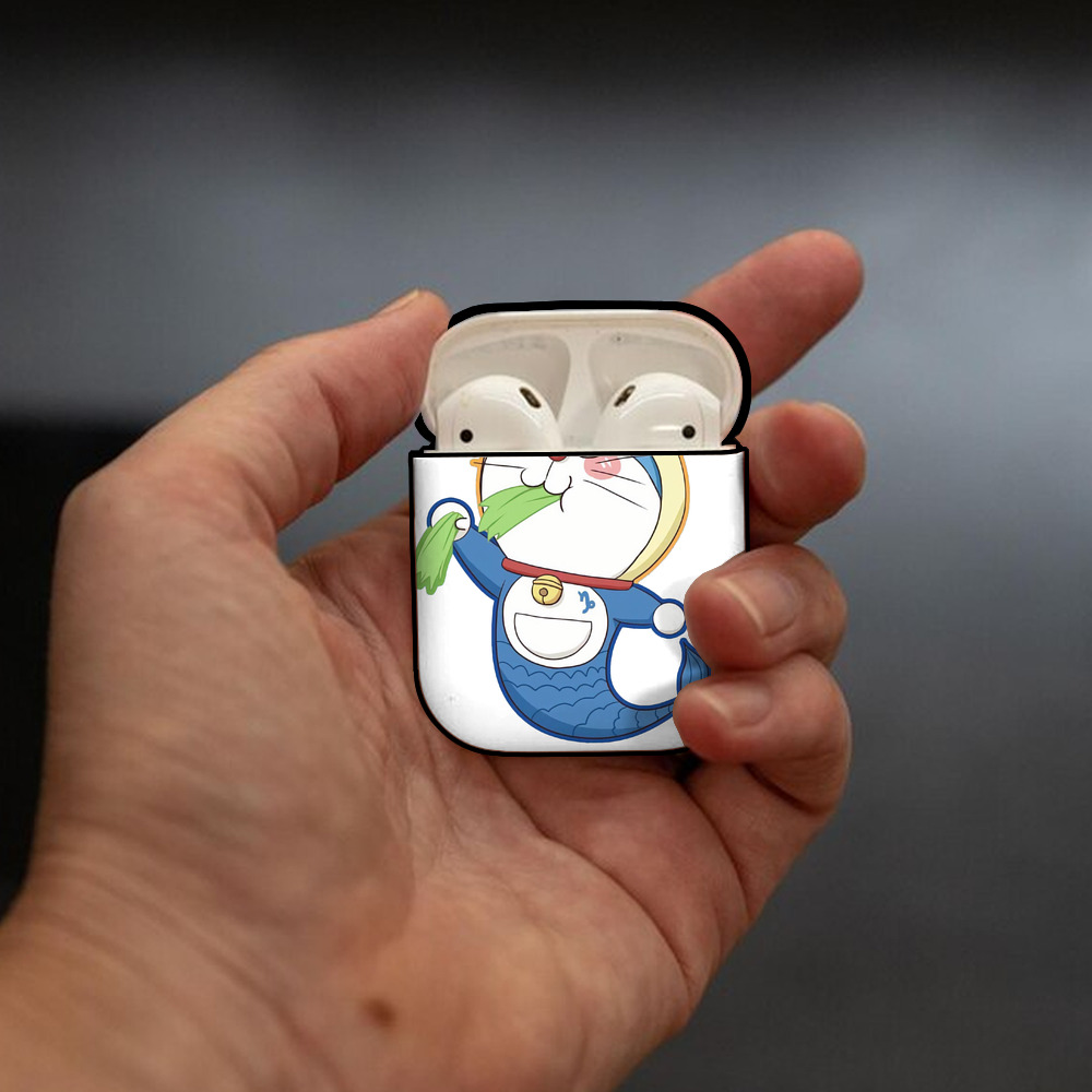 ドラえもん Doraemon AirPods 第2世代保護ケース ハードシェル ブラック 耐衝撃・防指紋・カラビナ付き