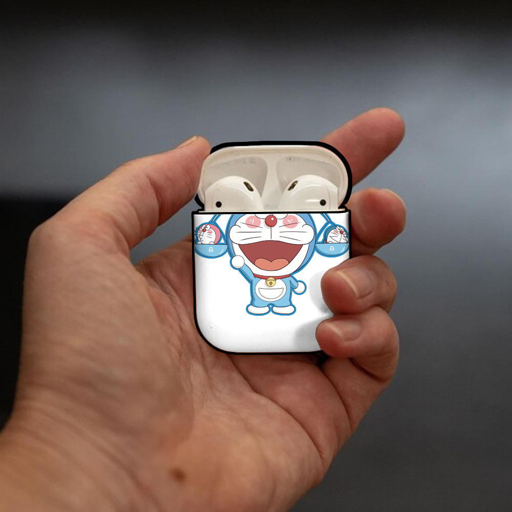 ドラえもん Doraemon AirPods 第2世代保護ケース ハードシェル ブラック 耐衝撃・防指紋・カラビナ付き