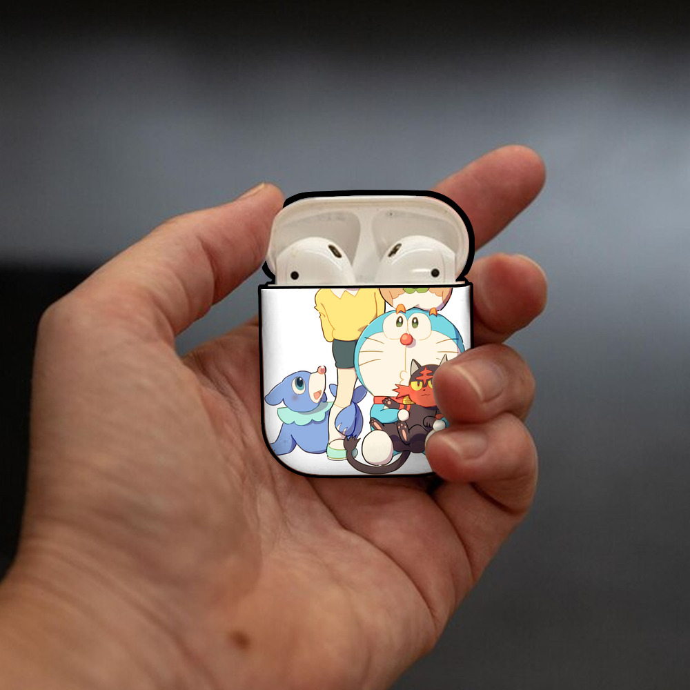 ドラえもん Doraemon AirPods 第2世代保護ケース ハードシェル ブラック 耐衝撃・防指紋・カラビナ付き