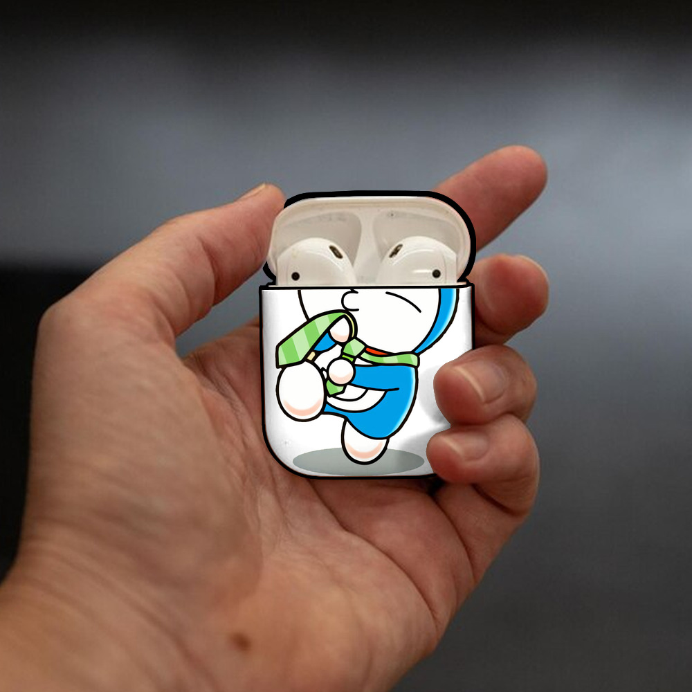 ドラえもん Doraemon AirPods 第2世代保護ケース ハードシェル ブラック 耐衝撃・防指紋・カラビナ付き