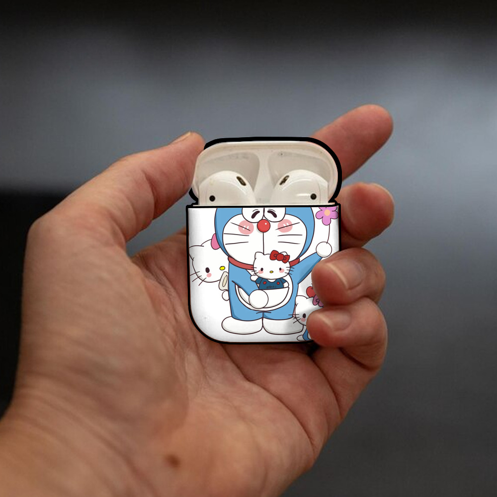 ドラえもん Doraemon AirPods 第2世代保護ケース ハードシェル ブラック 耐衝撃・防指紋・カラビナ付き