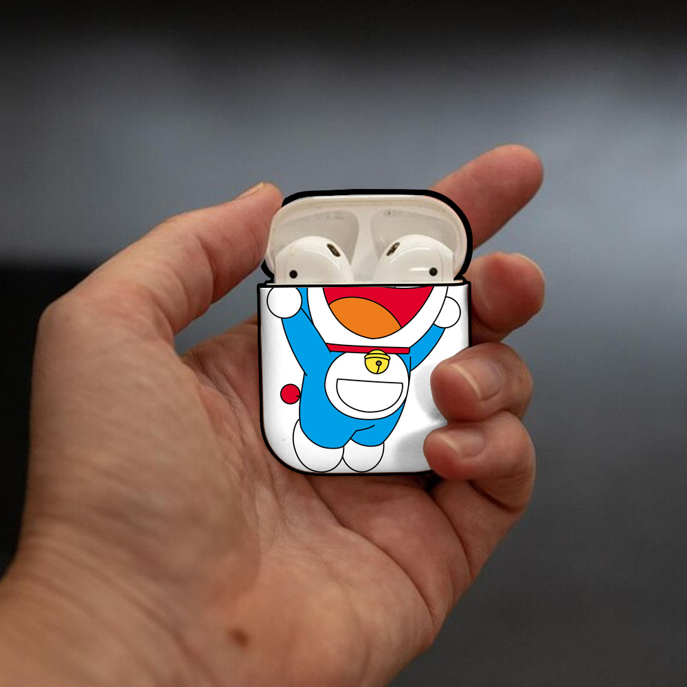 ドラえもん Doraemon AirPods 第2世代保護ケース ハードシェル ブラック 耐衝撃・防指紋・カラビナ付き