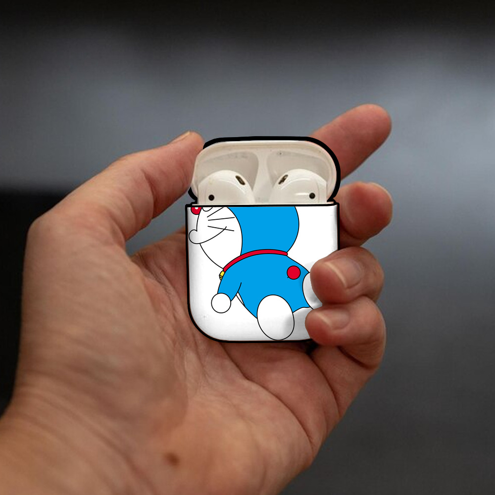 ドラえもん Doraemon AirPods 第2世代保護ケース ハードシェル ブラック 耐衝撃・防指紋・カラビナ付き