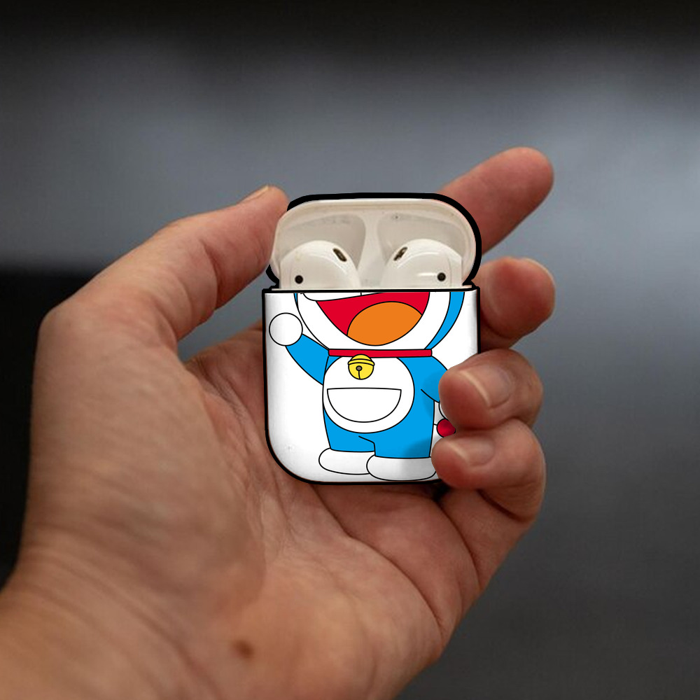 ドラえもん Doraemon AirPods 第2世代保護ケース ハードシェル ブラック 耐衝撃・防指紋・カラビナ付き