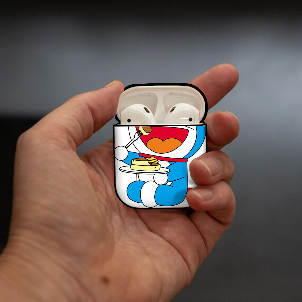 ドラえもん Doraemon AirPods 第2世代保護ケース ハードシェル ブラック 耐衝撃・防指紋・カラビナ付き