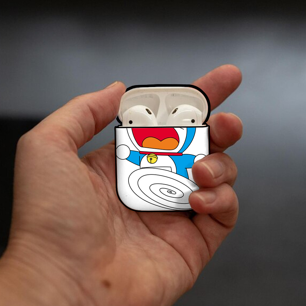 ドラえもん Doraemon AirPods 第2世代保護ケース ハードシェル ブラック 耐衝撃・防指紋・カラビナ付き