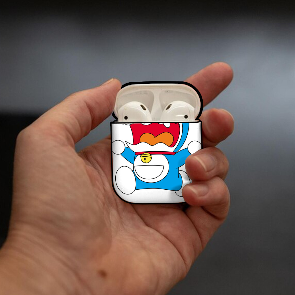 ドラえもん Doraemon AirPods 第2世代保護ケース ハードシェル ブラック 耐衝撃・防指紋・カラビナ付き
