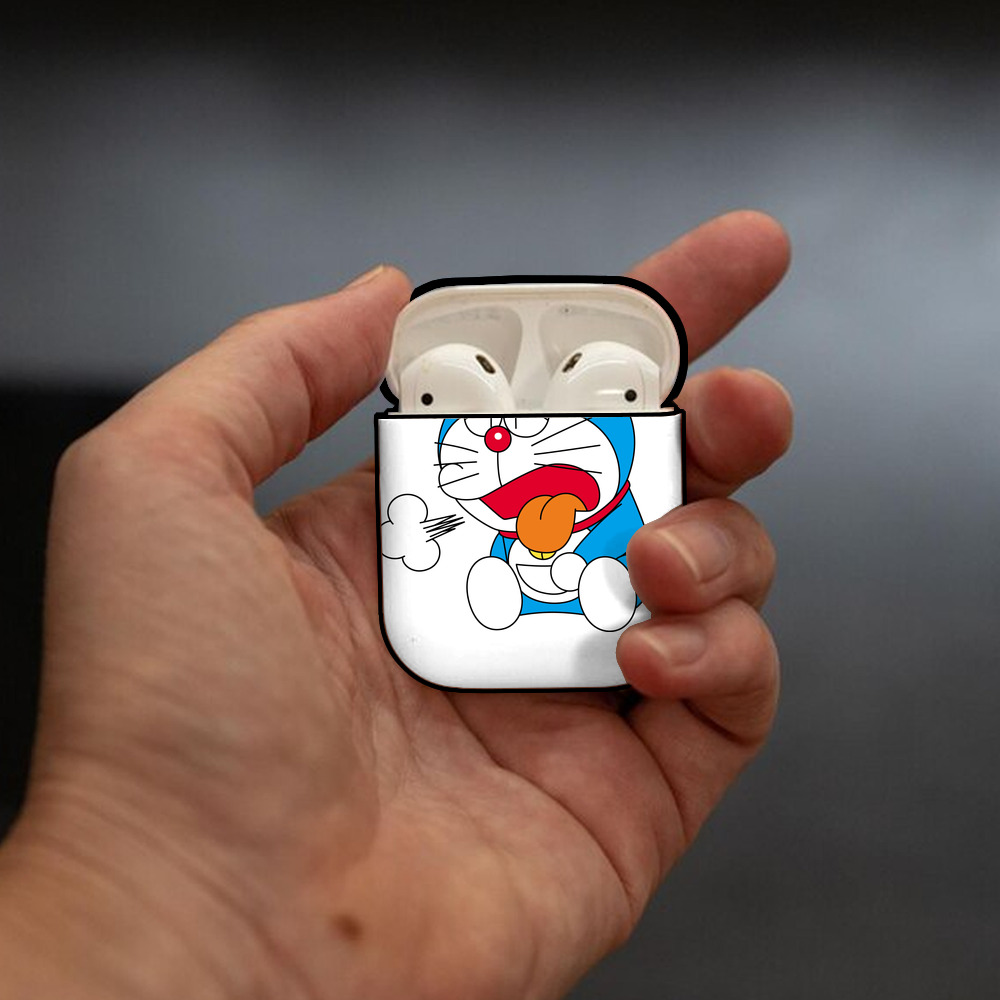 ドラえもん Doraemon AirPods 第2世代保護ケース ハードシェル ブラック 耐衝撃・防指紋・カラビナ付き