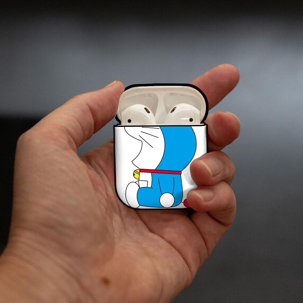 ドラえもん Doraemon AirPods 第2世代保護ケース ハードシェル ブラック 耐衝撃・防指紋・カラビナ付き
