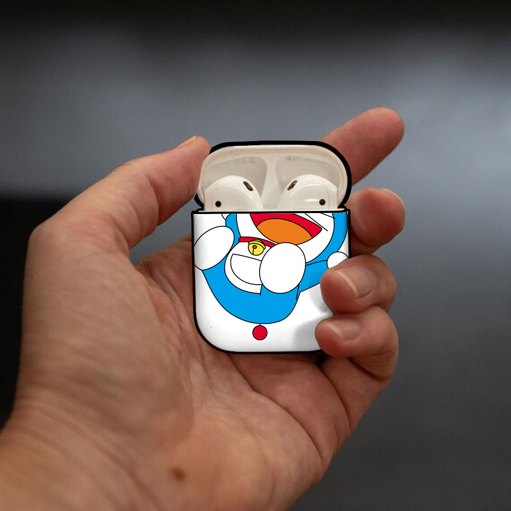 ドラえもん Doraemon AirPods 第2世代保護ケース ハードシェル ブラック 耐衝撃・防指紋・カラビナ付き