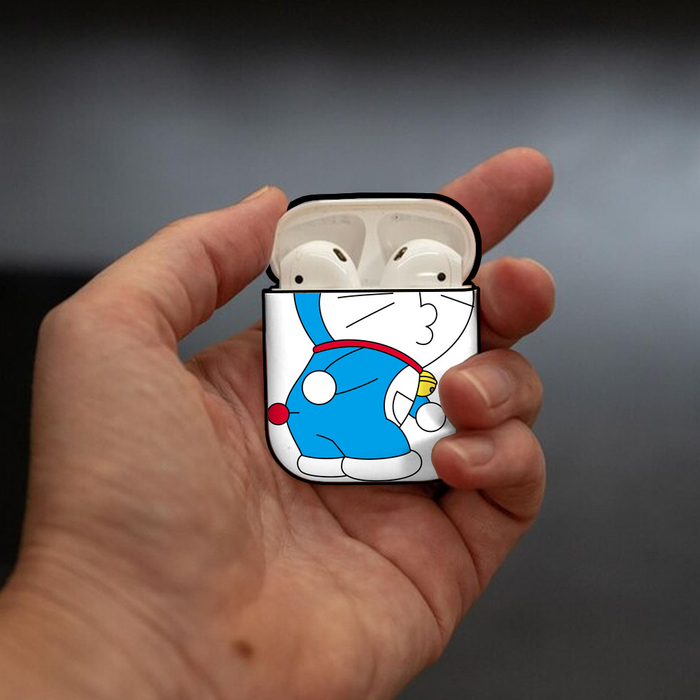 ドラえもん Doraemon AirPods 第2世代保護ケース ハードシェル ブラック 耐衝撃・防指紋・カラビナ付き